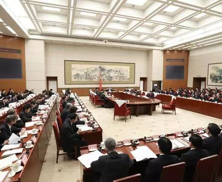 国务院常务会议决定：适时降准 加强金融对实体经济支持