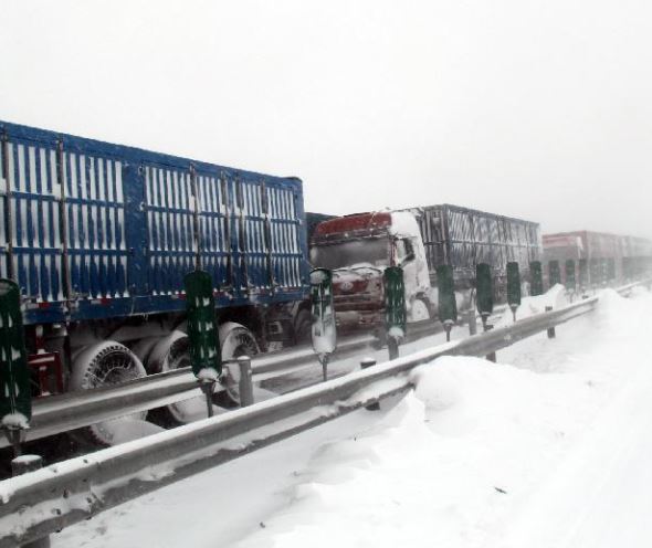 我国北方多地降雪 各地多措并举保民生