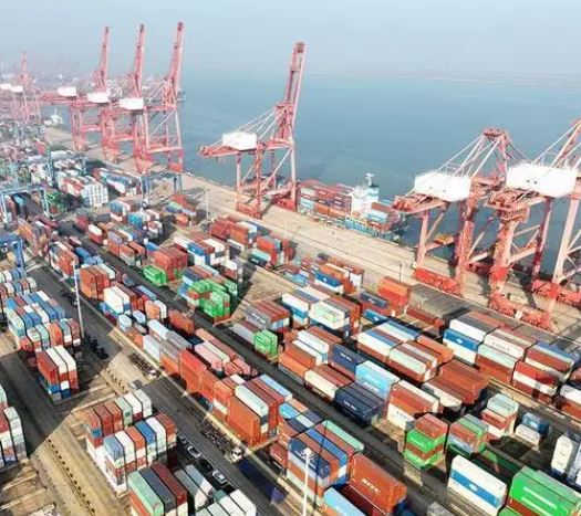 前8月我国货物贸易进出口增长17.6%